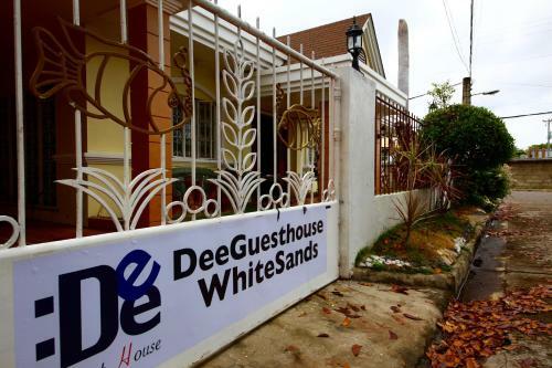 Hostal Dee Guesthouse White Sands