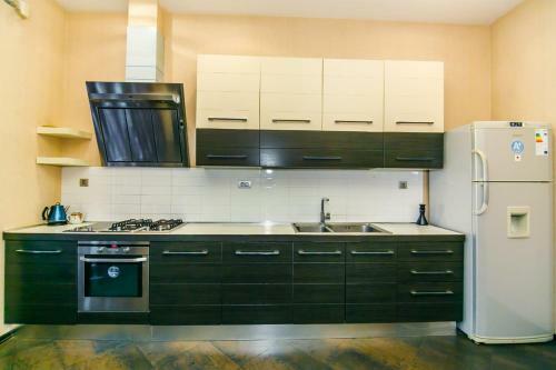 Apartamento Teatr Rashida Beibytova 2