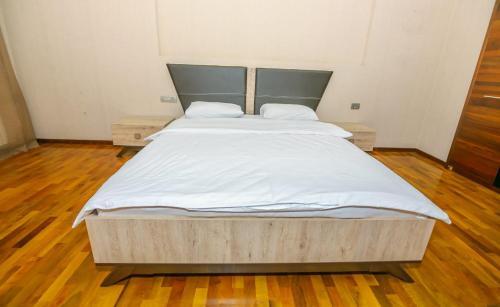 Apartamento Teatr Rashida Beibytova 2