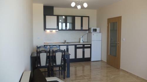 Golden Sea View Apartments