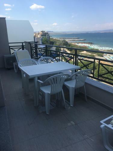 Golden Sea View Apartments