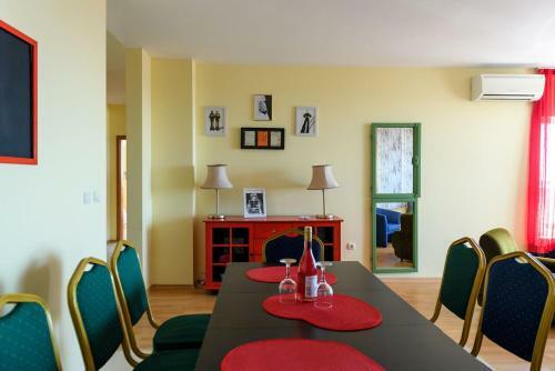 Iris Apartments