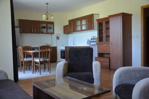 Iris Apartments