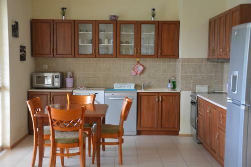 Iris Apartments