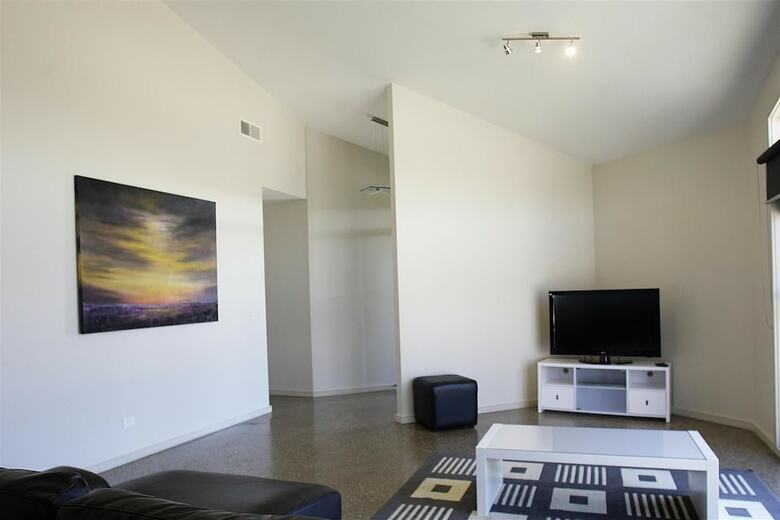 Hotel Tindarra Resort