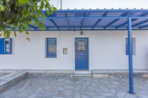 Moutsouna Beach