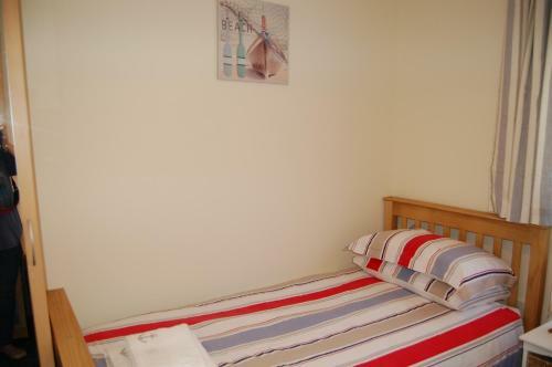Sunnydaze Holiday Chalet