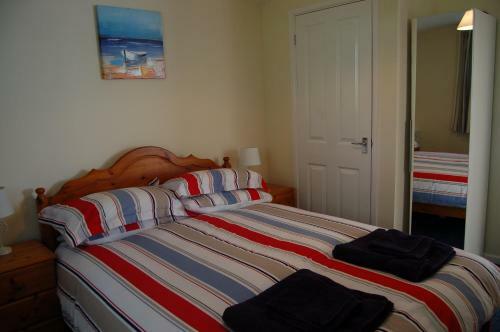 Sunnydaze Holiday Chalet