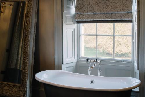 Bed & Breakfast Saltmarshe Hall