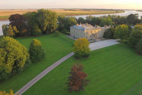 Bed & Breakfast Saltmarshe Hall