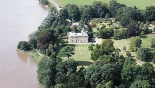 Bed & Breakfast Saltmarshe Hall