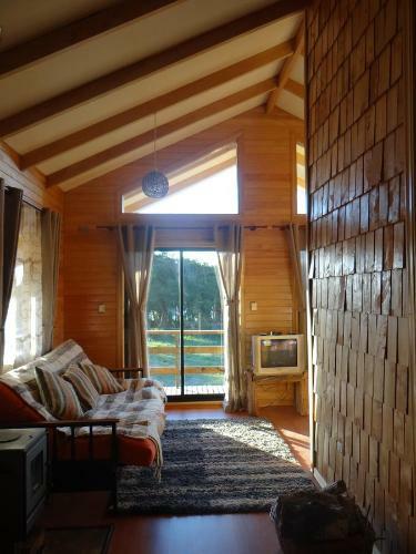 Caba�as Del Lago Huillinco