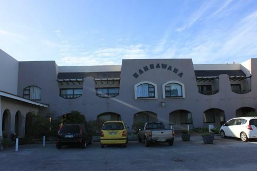 Grand Yellow Apartment