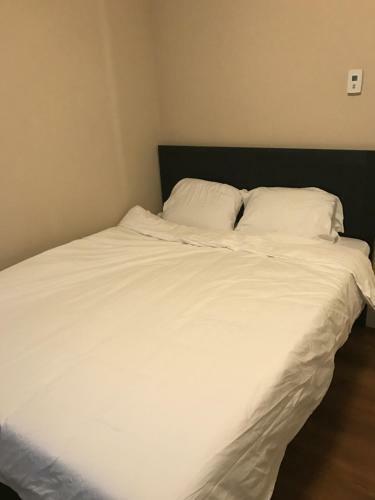 Cozy New One-bedroom Suite