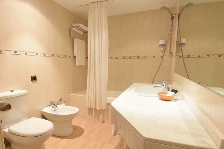 Hotel Rvhotels Tuca