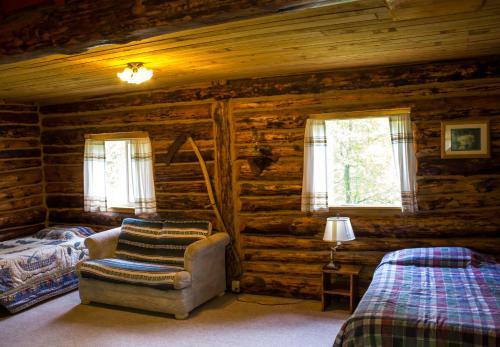 Lodge Midnight Sun Log Cabins