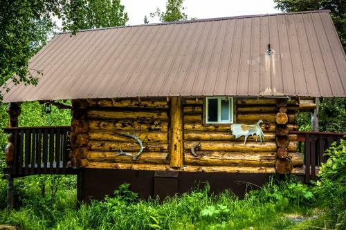 Lodge Midnight Sun Log Cabins