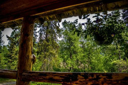 Lodge Midnight Sun Log Cabins