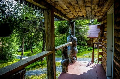 Lodge Midnight Sun Log Cabins