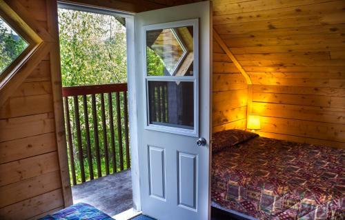 Lodge Midnight Sun Log Cabins