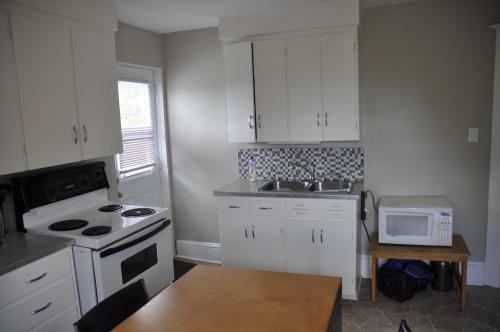 Apartment Across Georges Dumont
