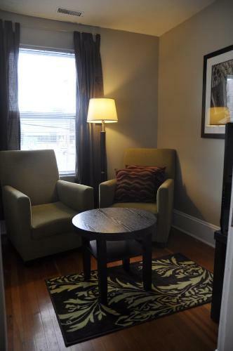 Apartment Across Georges Dumont