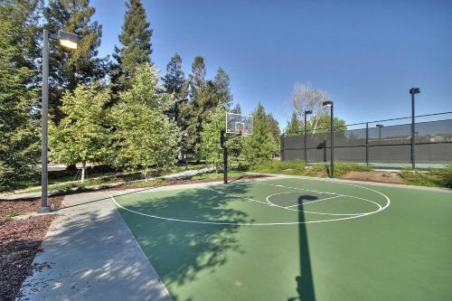 Urban Flat Apartments @ North San Jose