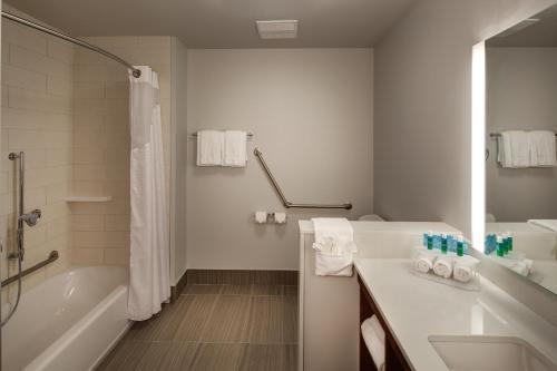 Hotel Holiday Inn Express & Suites Terrace