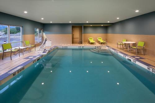Hotel Holiday Inn Express & Suites Terrace