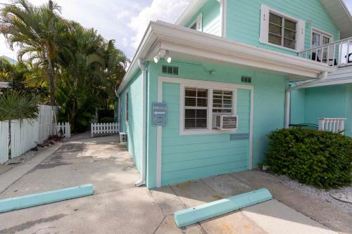 Hostal Village House Siesta Key