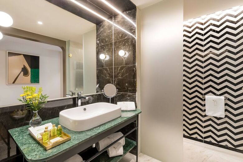 Hotel Barcelo Torre De Madrid