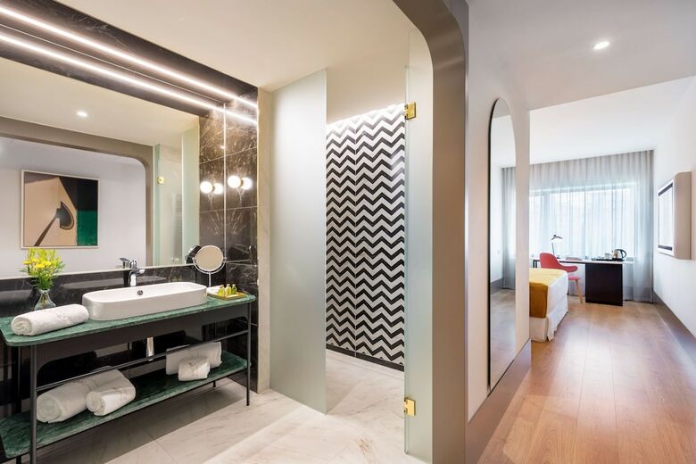 Hotel Barcelo Torre De Madrid