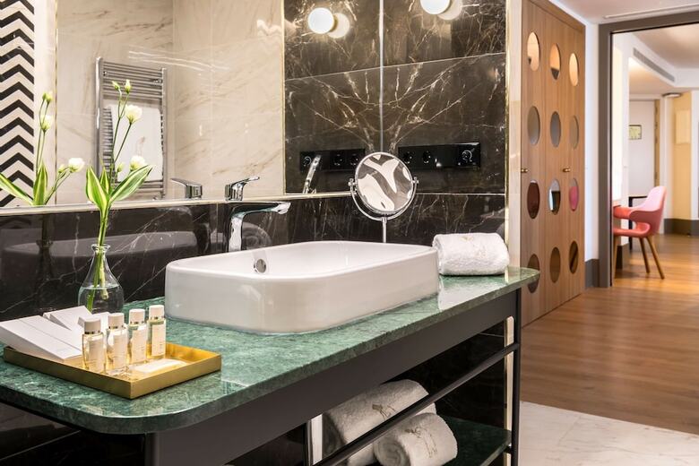 Hotel Barcelo Torre De Madrid