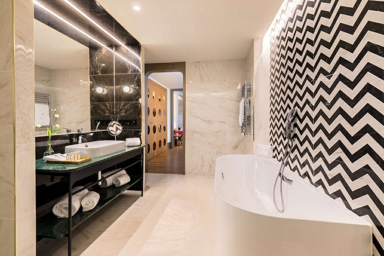 Hotel Barcelo Torre De Madrid