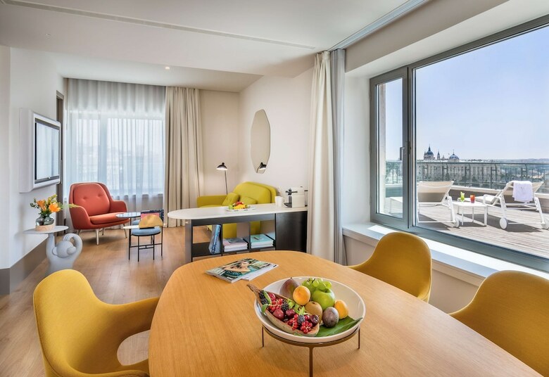 Hotel Barcelo Torre De Madrid
