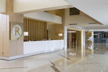 Royce Hotel & Casino