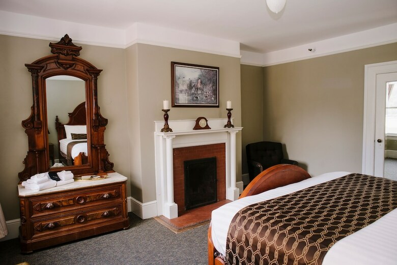 Lodge Fort Worden