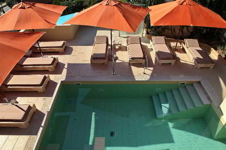 Rahoni Cronwell Park Hotel