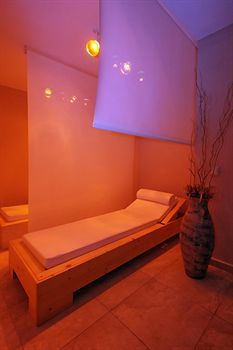 Rahoni Cronwell Park Hotel