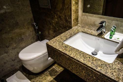 Rg Royal Hotel