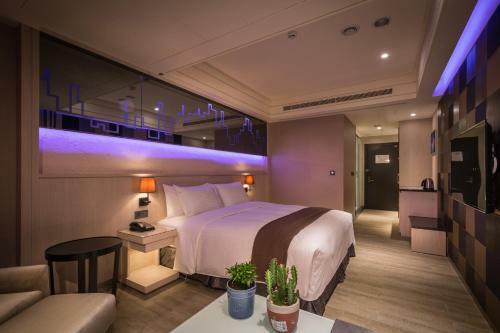 Moving Star Hotel