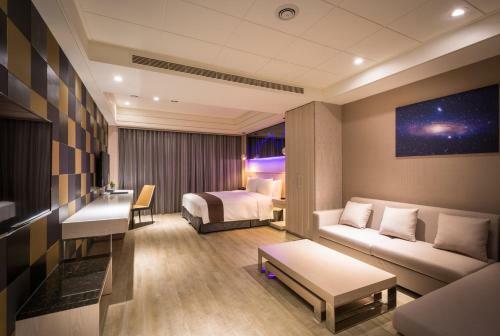 Moving Star Hotel