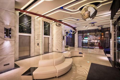 Moving Star Hotel