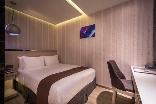 Moving Star Hotel