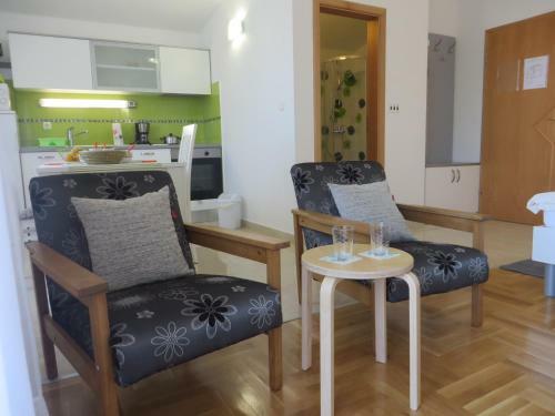 Filipovic Apartments With Pool