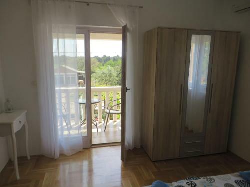 Filipovic Apartments With Pool