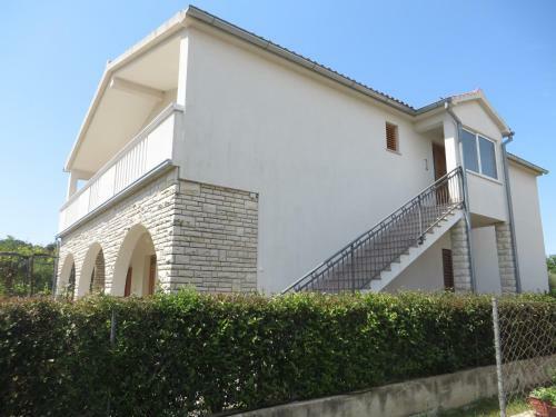 Filipovic Apartments With Pool