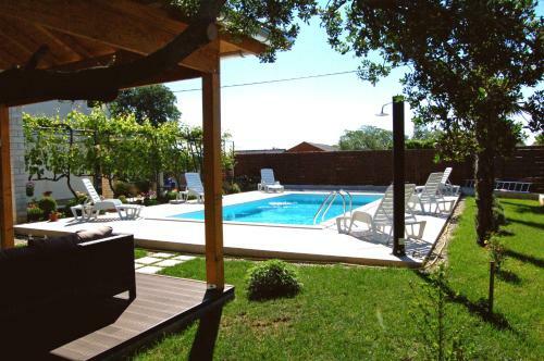 Filipovic Apartments With Pool