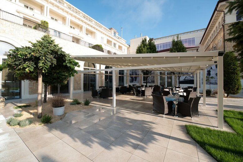Iaki Hotel