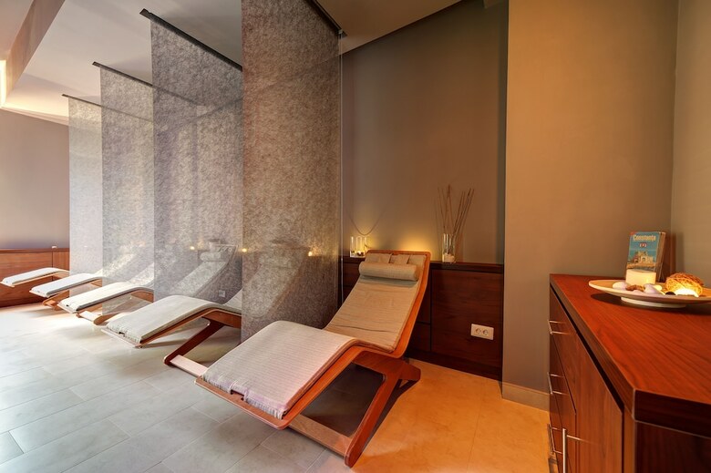Iaki Hotel